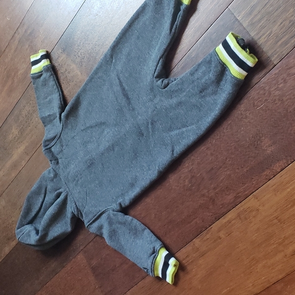 Reebok | Onesie - Picture 4 of 5